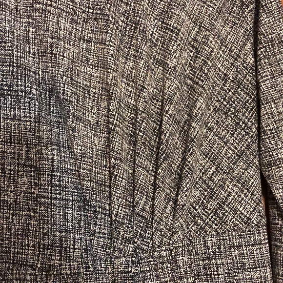 Light weight top perfect for the office - Picture 2 of 4